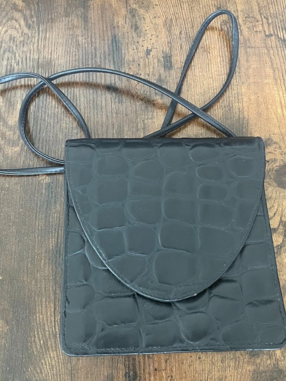 Women's Black Faux Leather Dover Crossbody Bag Croc-embossed Textured Purse